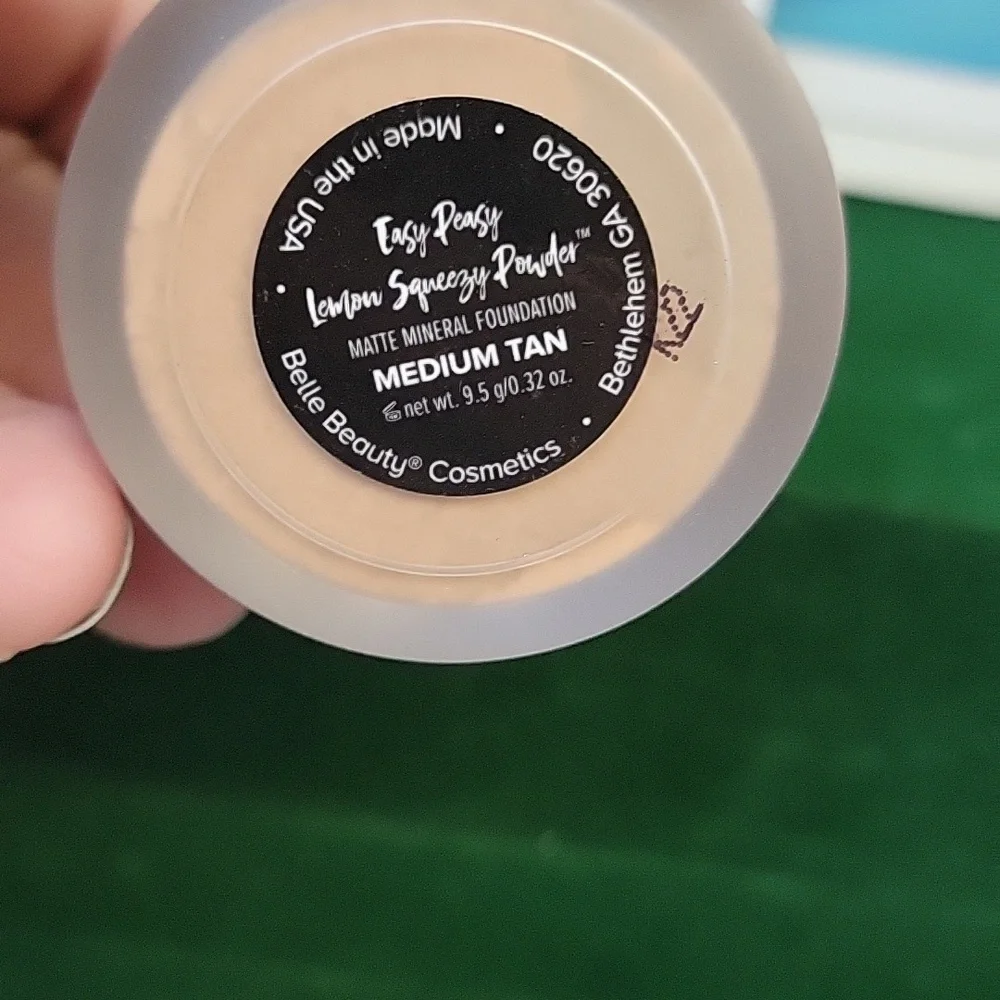 Belle Beauty by Kim Gravel Easy Peasy Powder Matte Mineral Foundation Med Tan